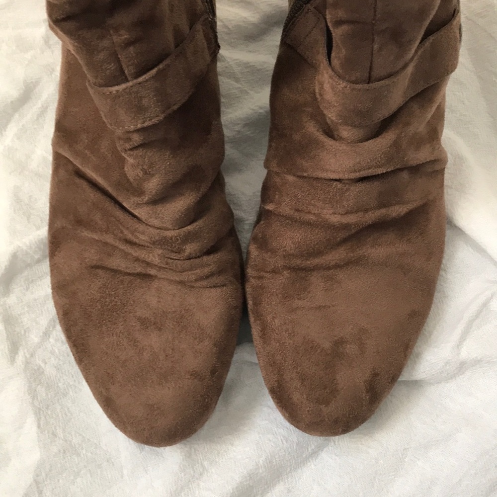 8.5 Andrew Geller Mercer Booties - Picture 8 of 10